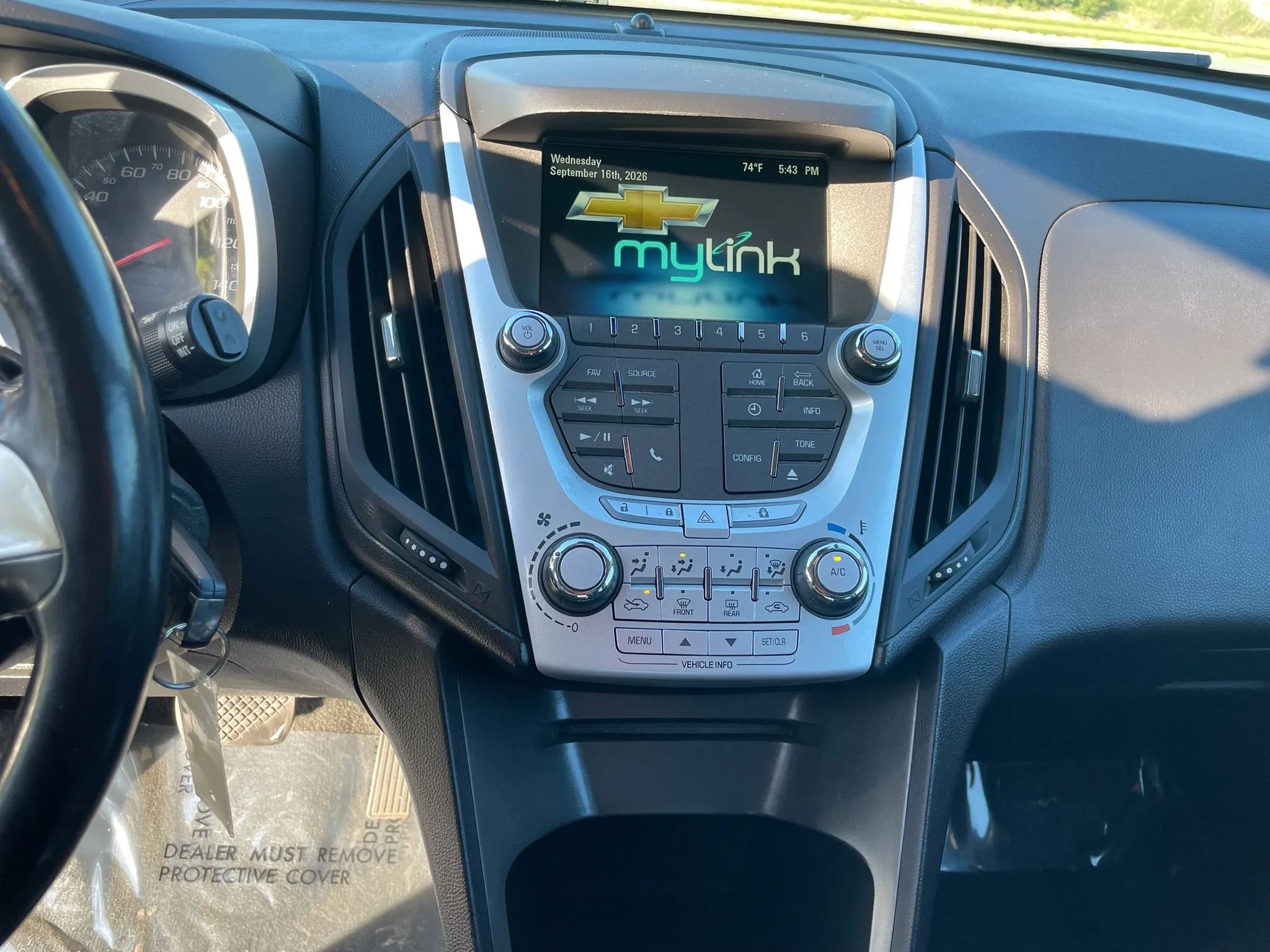 2015 CHEVROLET Equinox 1LT — photo 17