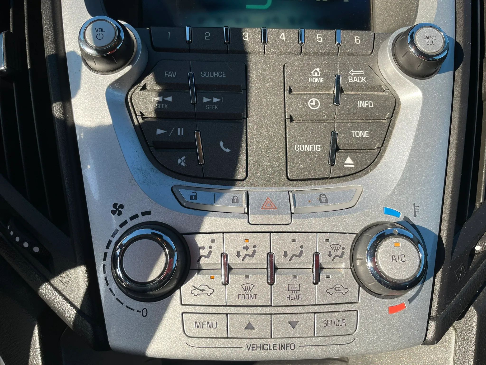 2015 CHEVROLET Equinox 1LT — photo 18