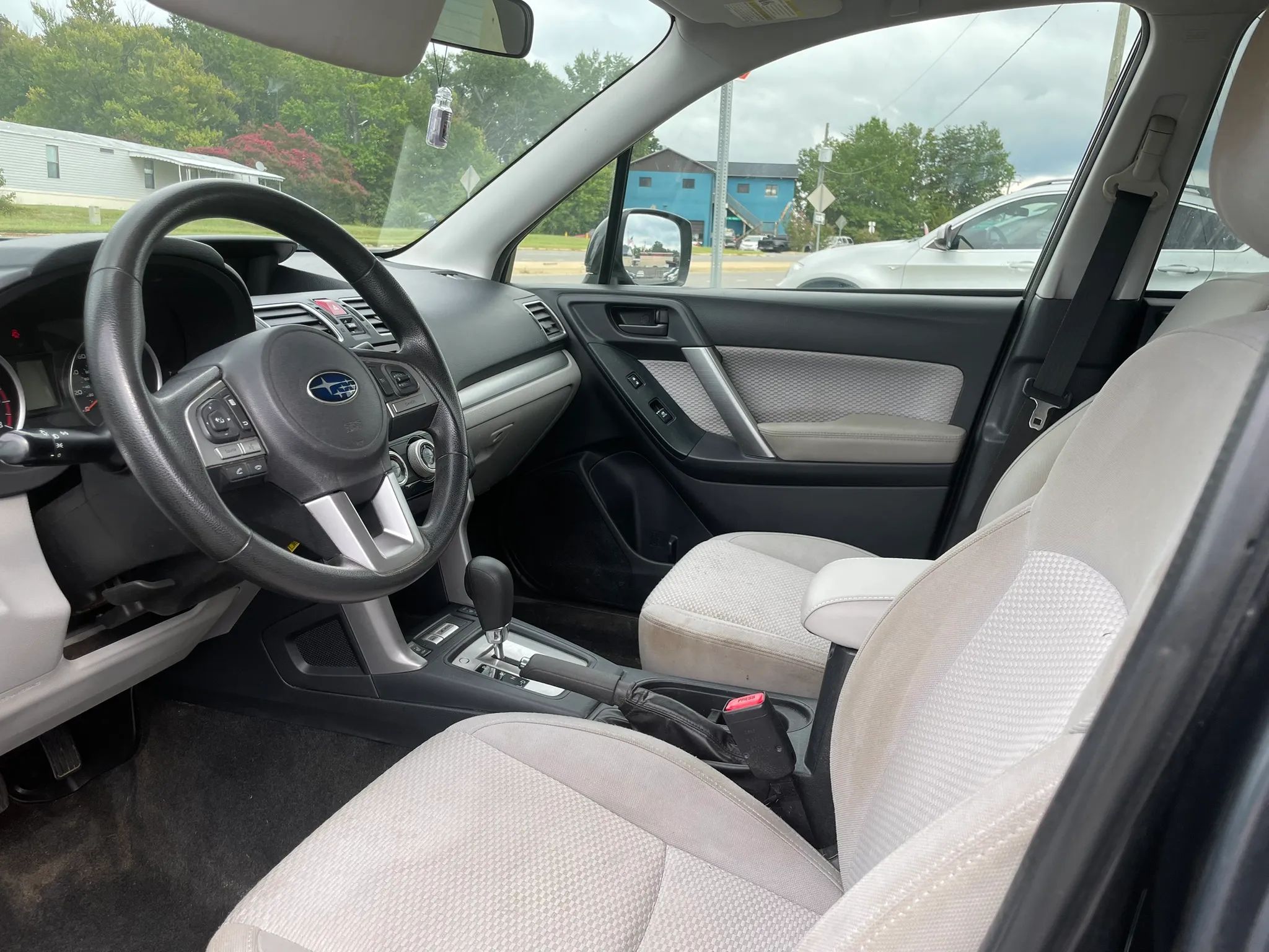 2017 SUBARU Forester Premium + CWP — photo 15