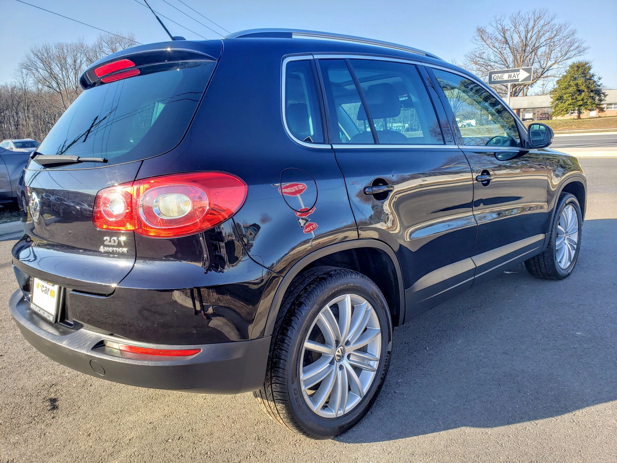 2010 VOLKSWAGEN Tiguan