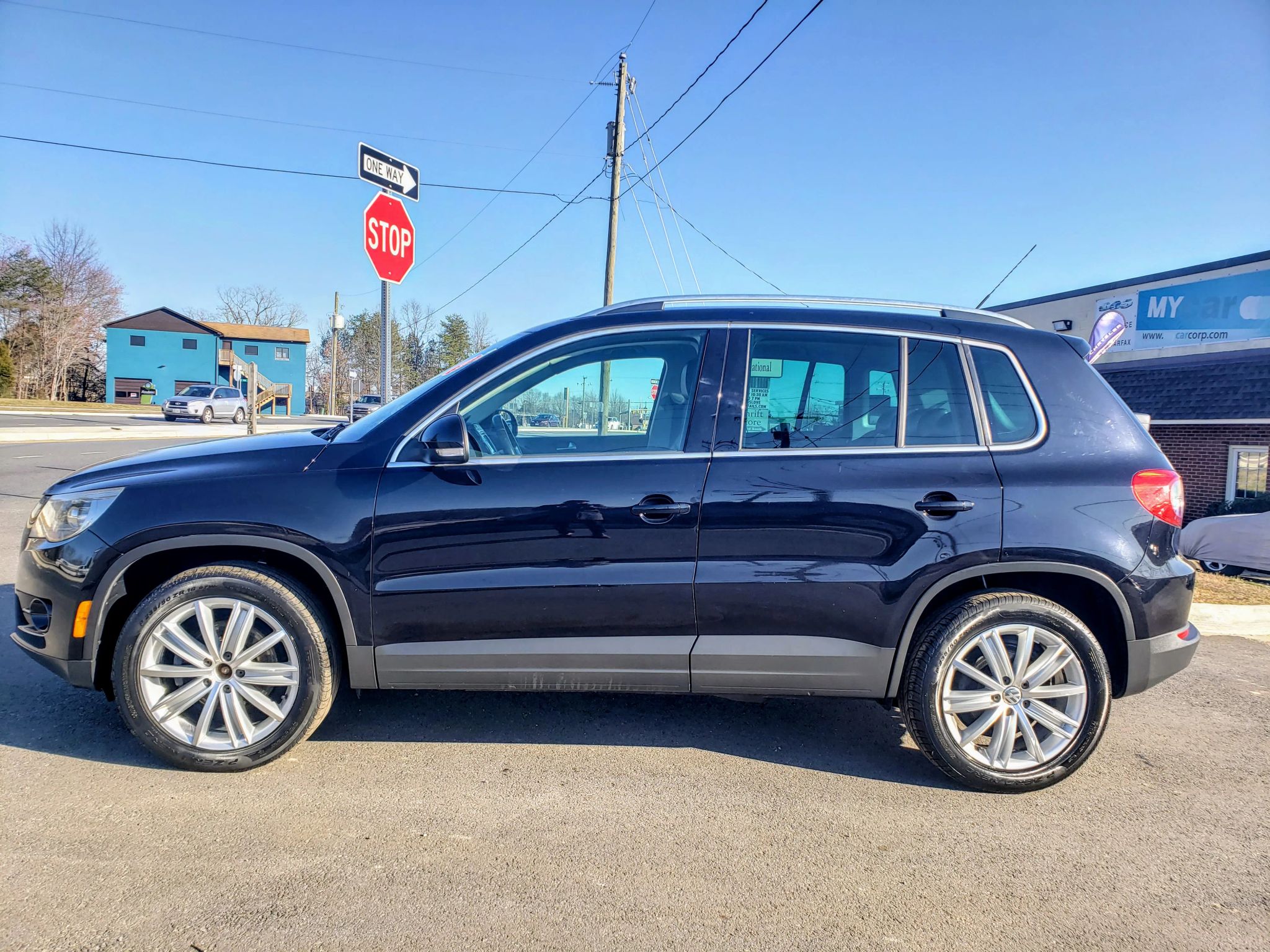2010 VOLKSWAGEN Tiguan