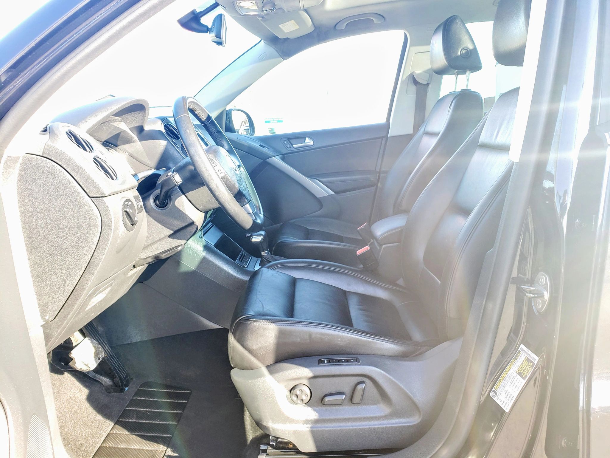 2010 VOLKSWAGEN Tiguan